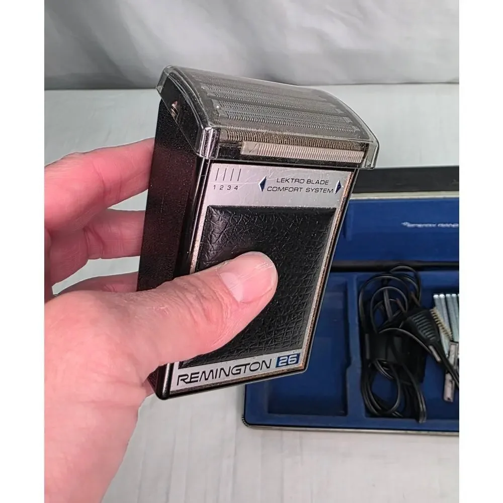 Vintage Remington Lektronic Blade 26 Electric Shaver w/ Case Tested Works